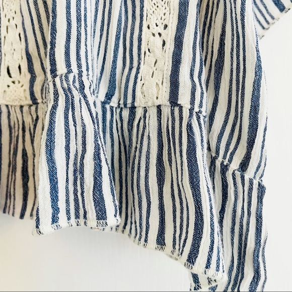 American Eagle blue and white striped chambray off the shoulder top Size Large - Picture 4 of 10